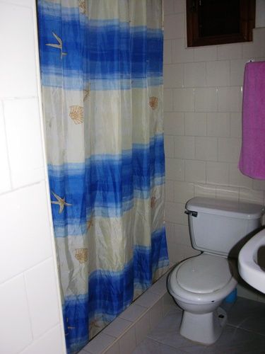 'bathroo' Casas particulares are an alternative to hotels in Cuba. Check our website cubaparticular.com often for new casas.