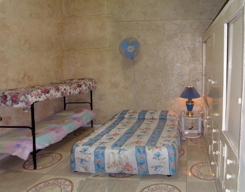'habitacion 2' Casas particulares are an alternative to hotels in Cuba. Check our website cubaparticular.com often for new casas.