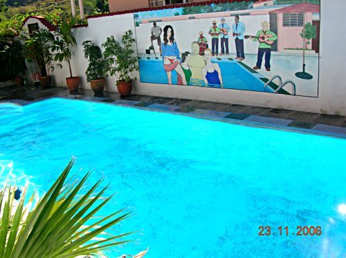 'swimmingpool' Casas particulares are an alternative to hotels in Cuba. Check our website cubaparticular.com often for new casas.