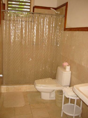 'Bathroomq' Casas particulares are an alternative to hotels in Cuba. Check our website cubaparticular.com often for new casas.