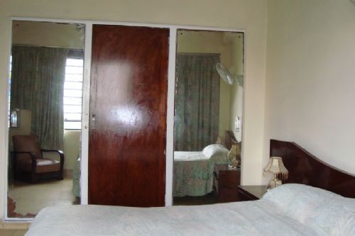 'Habitacion 1.2' Casas particulares are an alternative to hotels in Cuba. Check our website cubaparticular.com often for new casas.