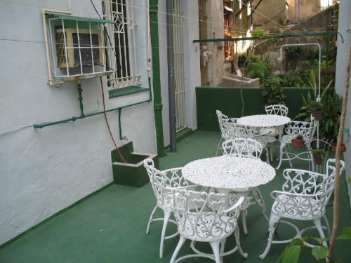 'patio de atras' Casas particulares are an alternative to hotels in Cuba. Check our website cubaparticular.com often for new casas.