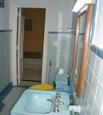 'Bano' Casas particulares are an alternative to hotels in Cuba. Check our website cubaparticular.com often for new casas.