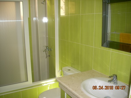 'Shared bathroom. Upstairs apartment' Casas particulares are an alternative to hotels in Cuba. Check our website cubaparticular.com often for new casas.