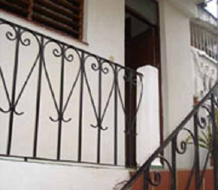 'Entrada al apartamento privado' Casas particulares are an alternative to hotels in Cuba. Check our website cubaparticular.com often for new casas.