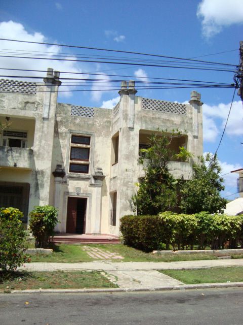 'Frente Edificio' Casas particulares are an alternative to hotels in Cuba. Check our website cubaparticular.com often for new casas.