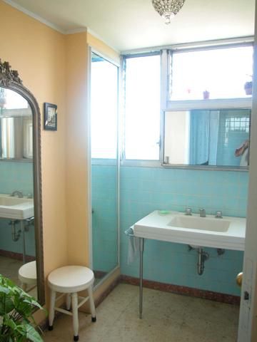 'Bath07' Casas particulares are an alternative to hotels in Cuba. Check our website cubaparticular.com often for new casas.