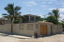'La entrada privada es la puerta a la izquierda' Casas particulares are an alternative to hotels in Cuba. Check our website cubaparticular.com often for new casas.
