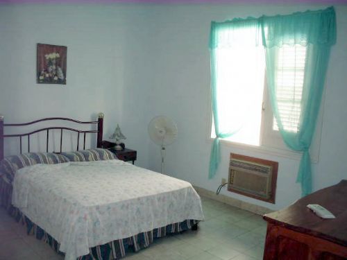 'HABITACION 2' Casas particulares are an alternative to hotels in Cuba. Check our website cubaparticular.com often for new casas.